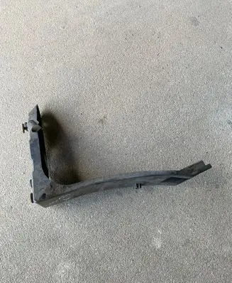 Audi A4 S4 B7 8E 8H Front bumper mounting bracket 8E0821137B