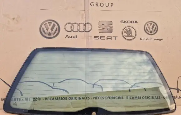 Volkswagen PASSAT B3 Rear windscreen/windshield window 333845499