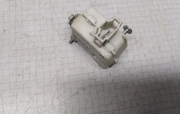 Audi A6 S6 C5 4B Central locking motor 3B0959781 4B0862153