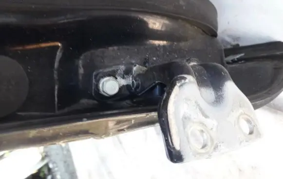 Mazda 626 Rear door lower hinge