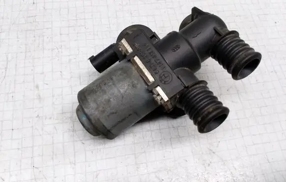 BMW 3 E46 Coolant heater control valve 64118369805 1147412144
