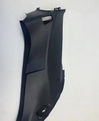 Maserati Levante (D)pillar trim (top) 670040379