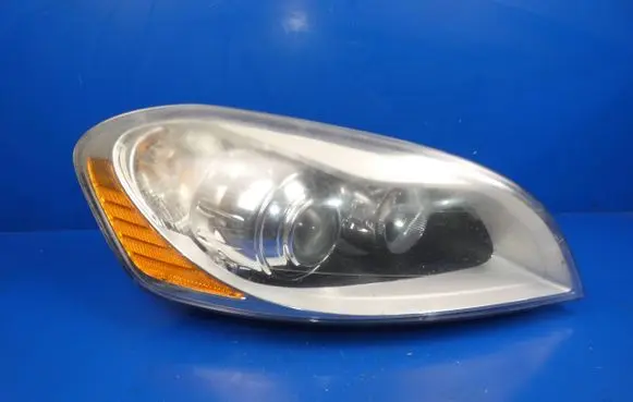 Volvo XC60 Headlight/headlamp 30763138 89902827