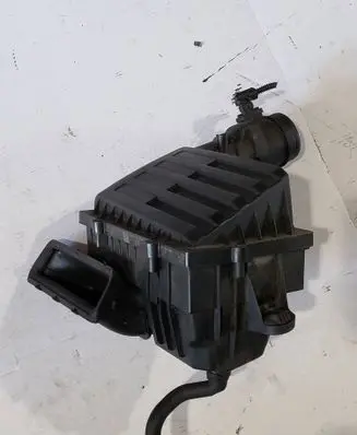 Volkswagen Touran II Air filter box 5Q0129607AA 5QA129601D