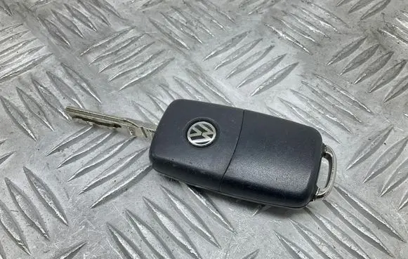 Volkswagen Scirocco Ignition key/card 5K0837202AD
