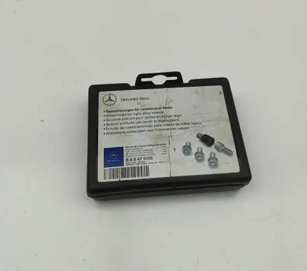 Mercedes-Benz E C207 W207 Anti-theft wheel nuts and lock B66470155
