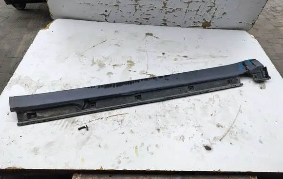 Mercedes-Benz ML W164 Foot area side trim 
