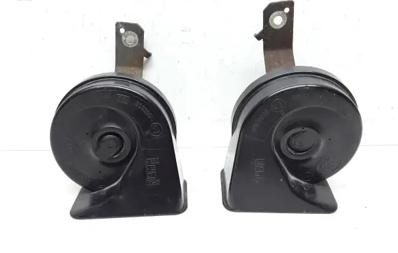 Volvo V70 Horn signal 08635072 08635071