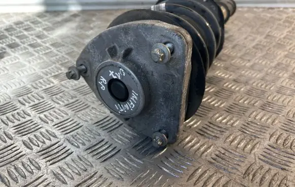 Infiniti Q30 Front shock absorber/damper
