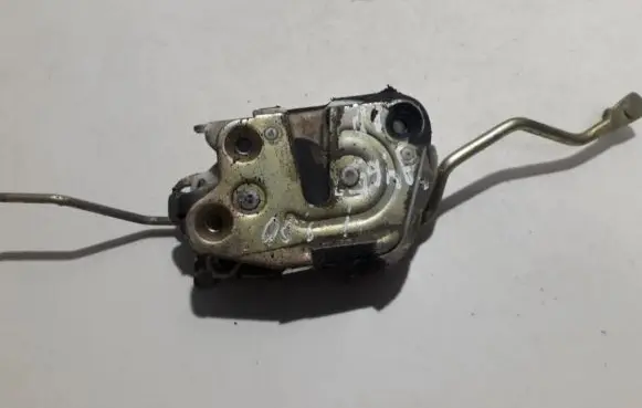 Hyundai H200 Front door lock
