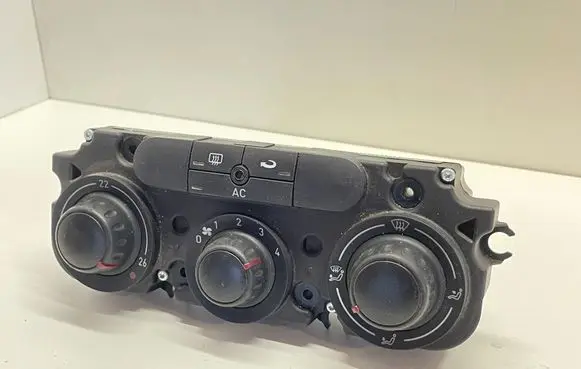 Seat Altea XL Climate control unit 5P0820047K 5HB00884800