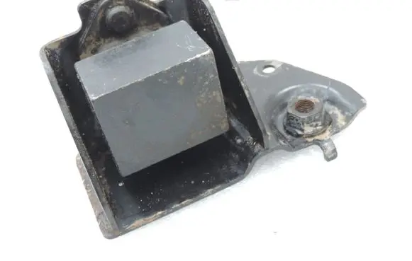 Toyota Avensis T250 Engine mounting bracket 5122764010