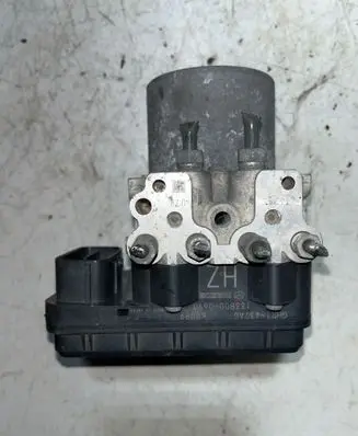 Mazda 6 ABS Pump 133800-0670