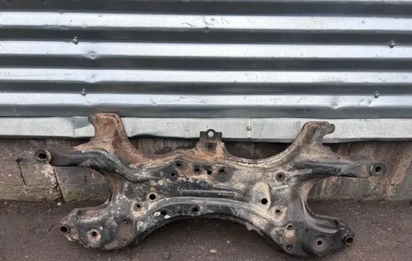 Toyota Corolla Verso AR10 Front subframe