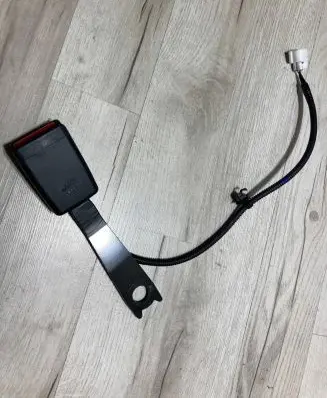 Toyota Hilux VIII Front seatbelt buckle