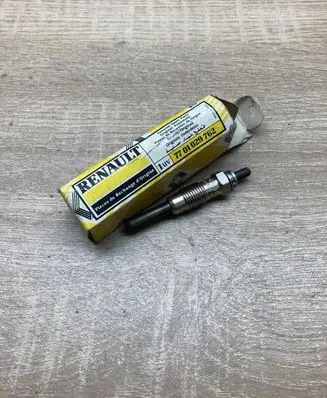 Renault Trafic I Glow plug 7701029762