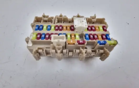 Nissan Qashqai Fuse module 4EB0A C07497B26