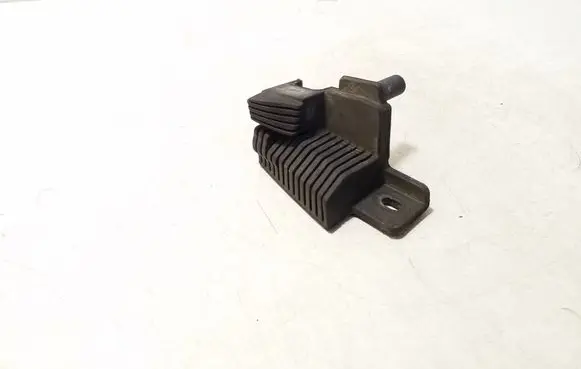 Autres pièces compartiment moteur