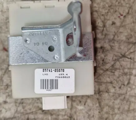 Toyota Avensis T250 Door control unit/module 8974105070 73668012 1894