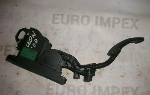 Seat Leon (1M) Accelerator throttle pedal 0280752211 1J2721503j