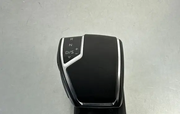 Volkswagen Touareg III Gear lever shifter trim leather/knob 761713139A