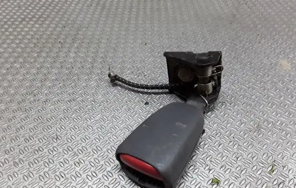Volvo XC70 Rear seatbelt buckle