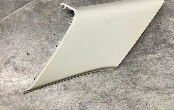 (D)pillar trim (top)