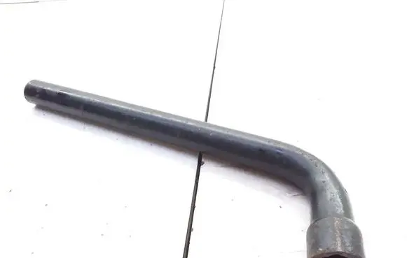 Opel Vectra C Wheel nut wrench 13107800