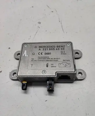 Mercedes-Benz ML W164 Aerial antenna amplifier A2219054900 A2219054000