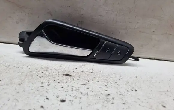 Volkswagen PASSAT B6 Front door interior handle 3C1837113D