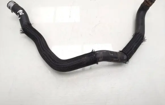 Engine coolant pipe/hose