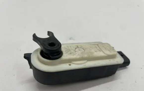 Mercedes-Benz A W177 Air flap motor/actuator 5878R1000