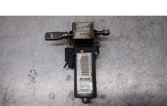 Volkswagen PASSAT B6 Seat adjustment motor 988582-102