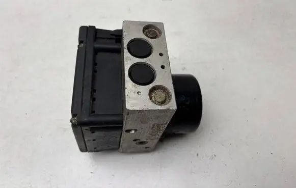 Volkswagen Golf IV ABS Pump 1J0907379Q 1J0614217E