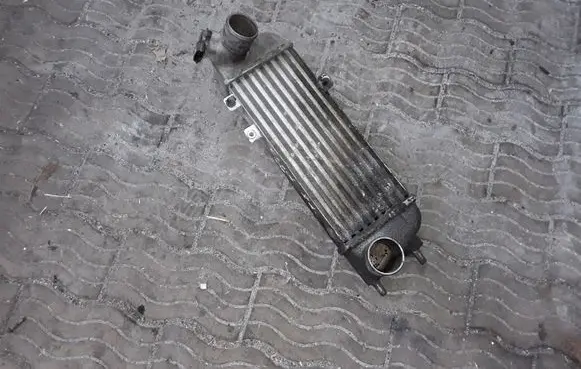 KIA Ceed Intercooler radiator 2827027060 6072623