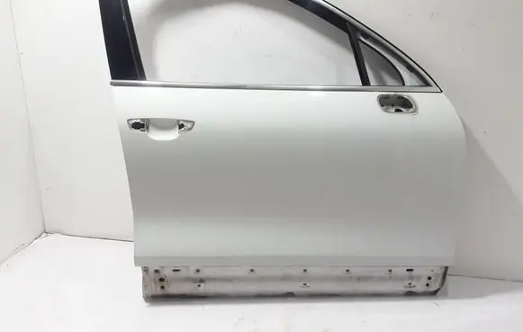 Volkswagen Touareg II Front door 7P0831056