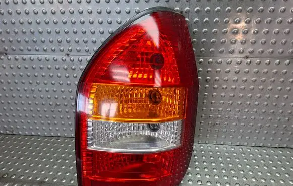 Opel Zafira A Rear/tail lights S27639053
