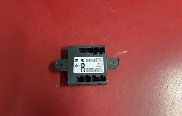 Chrysler Town & Country V Door control unit/module 05026860AE
