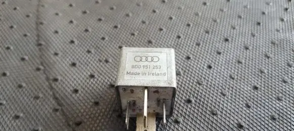 Audi A6 S6 C5 4B Other relay 899312000 8D0951253
