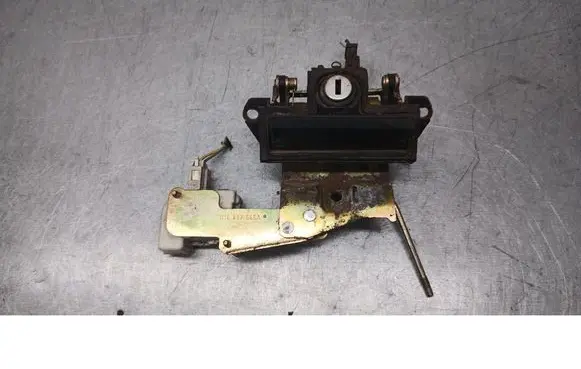 Skoda Octavia Mk1 (1U) Tailgate/trunk/boot lock/catch/latch 1U6827565A