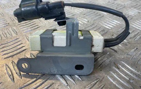 Coolant fan relay