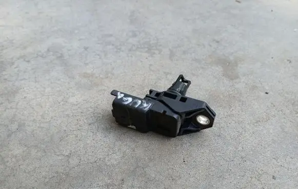 Ford Kuga I Air pressure sensor 9663480880