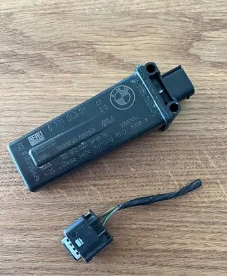BMW 1 E82 E88 Tire pressure sensor 6771043