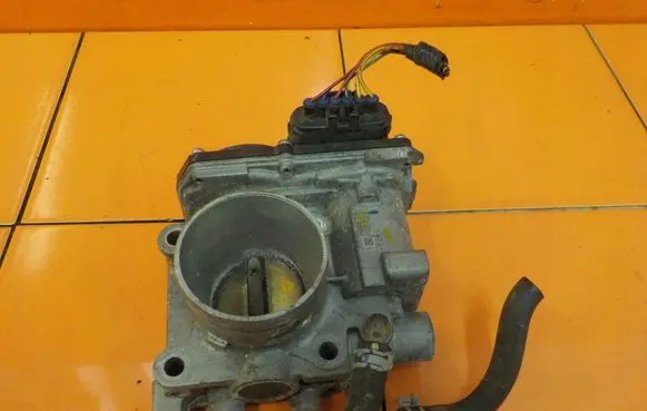Honda Insight Throttle body valve 141006M17H 6ME2A