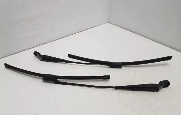 Skoda Fabia Mk2 (5J) Front wiper blade arm 5J1955409C 5J1955410C
