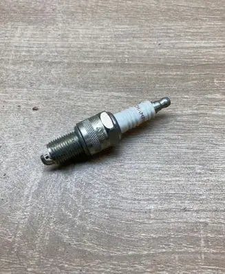 Renault Master I Spark plug N279YC