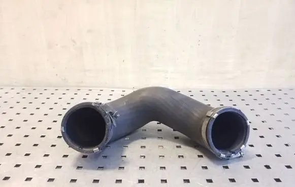 Audi Q7 4L Intercooler hose/pipe 7L6145972E