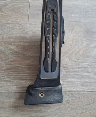 BMW iX1 Accelerator throttle pedal 6889825