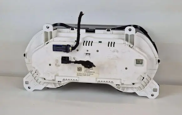 Chevrolet Camaro Speedometer (instrument cluster) 84172785 175597137 7110500000000X