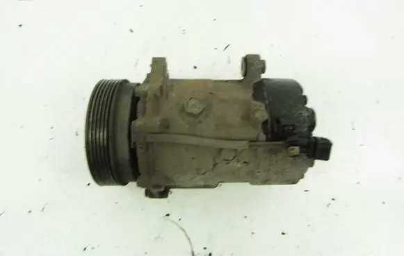 Volkswagen Golf IV Air conditioning (A/C) compressor (pump) 1J0820803A